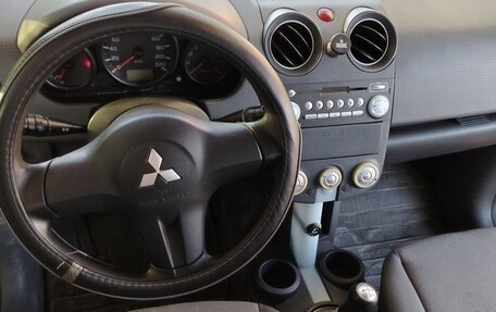 Mitsubishi Colt VI рестайлинг, 2005 год, 325 000 рублей, 4 фотография