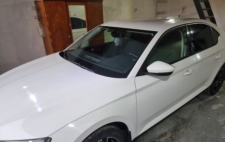 Skoda Superb III рестайлинг, 2017 год, 2 085 000 рублей, 3 фотография