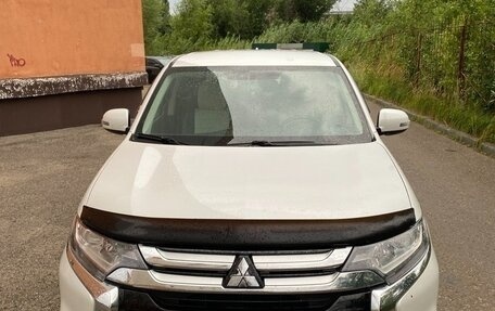 Mitsubishi Outlander III рестайлинг 3, 2018 год, 1 700 000 рублей, 1 фотография