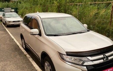 Mitsubishi Outlander III рестайлинг 3, 2018 год, 1 700 000 рублей, 6 фотография
