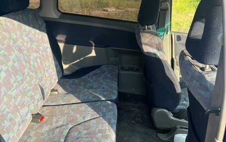 Mitsubishi Space Runner II, 1999 год, 250 000 рублей, 9 фотография