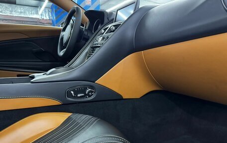 Aston Martin DB11 I, 2017 год, 13 999 000 рублей, 10 фотография