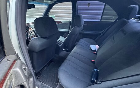 Mercedes-Benz E-Класс, 1997 год, 285 000 рублей, 11 фотография