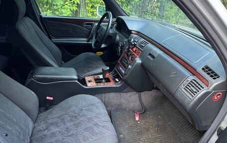 Mercedes-Benz E-Класс, 1997 год, 285 000 рублей, 19 фотография