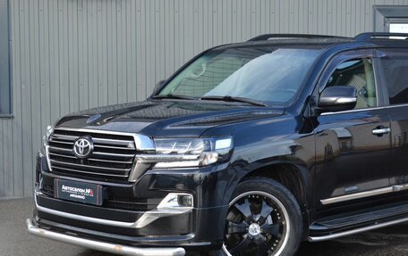 Toyota Land Cruiser 200, 2016 год, 5 699 999 рублей, 1 фотография