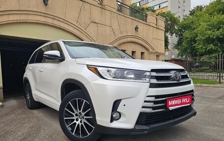 Toyota Highlander III, 2016 год, 3 000 000 рублей, 1 фотография
