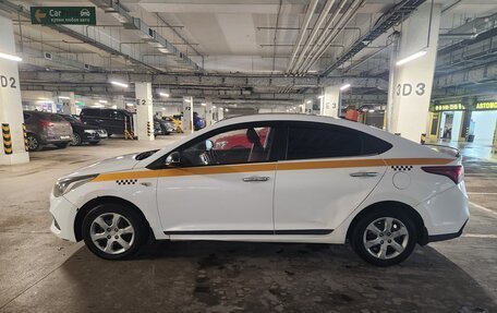 Hyundai Solaris II рестайлинг, 2017 год, 630 000 рублей, 1 фотография