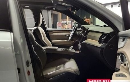 Volvo XC90 II рестайлинг, 2025 год, 10 422 000 рублей, 13 фотография