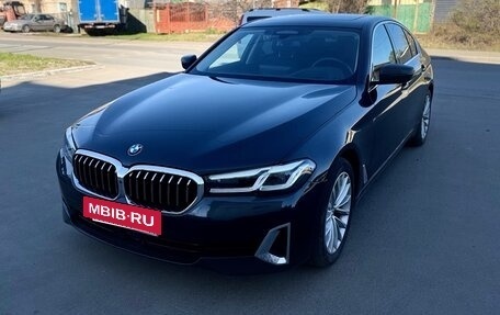 BMW 5 серия, 2023 год, 5 300 000 рублей, 2 фотография