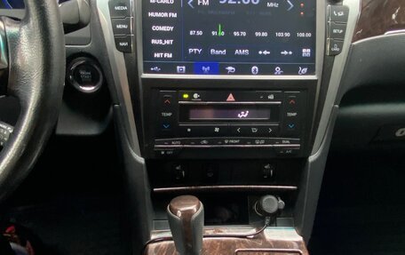 Toyota Camry, 2017 год, 2 270 000 рублей, 10 фотография