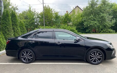 Toyota Camry, 2017 год, 2 270 000 рублей, 4 фотография