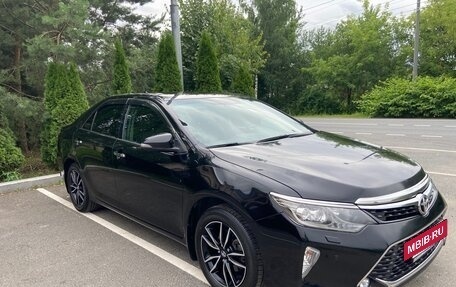 Toyota Camry, 2017 год, 2 270 000 рублей, 8 фотография