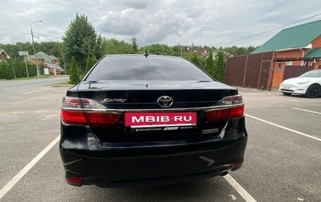 Toyota Camry, 2017 год, 2 270 000 рублей, 7 фотография