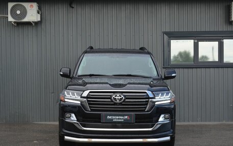 Toyota Land Cruiser 200, 2016 год, 5 699 999 рублей, 3 фотография