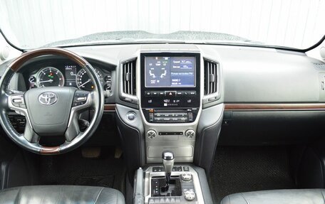 Toyota Land Cruiser 200, 2016 год, 5 699 999 рублей, 11 фотография