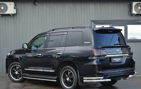 Toyota Land Cruiser 200, 2016 год, 5 699 999 рублей, 7 фотография