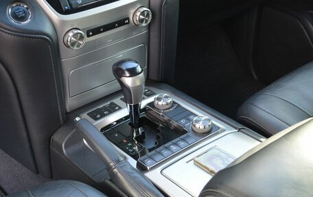 Toyota Land Cruiser 200, 2016 год, 5 699 999 рублей, 15 фотография