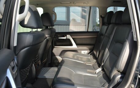 Toyota Land Cruiser 200, 2016 год, 5 699 999 рублей, 20 фотография