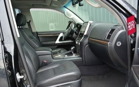 Toyota Land Cruiser 200, 2016 год, 5 699 999 рублей, 23 фотография