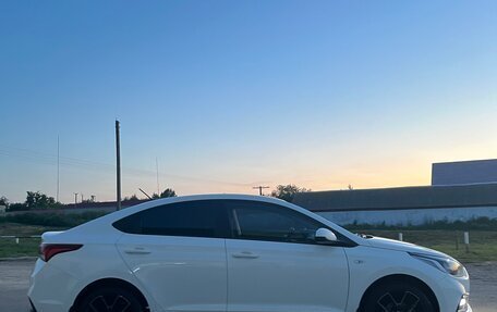 Hyundai Solaris II рестайлинг, 2017 год, 1 200 000 рублей, 5 фотография
