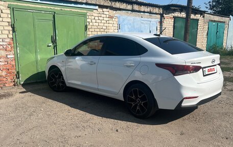 Hyundai Solaris II рестайлинг, 2017 год, 1 200 000 рублей, 3 фотография