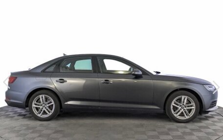Audi A4, 2018 год, 2 500 000 рублей, 4 фотография