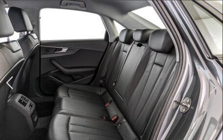 Audi A4, 2018 год, 2 500 000 рублей, 12 фотография