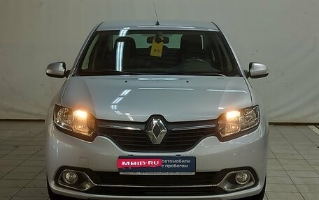 Renault Logan II, 2017 год, 720 000 рублей, 2 фотография