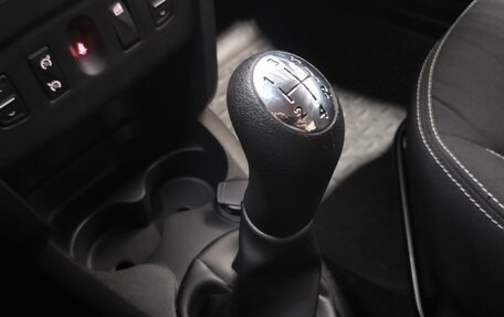 Renault Logan II, 2017 год, 720 000 рублей, 13 фотография