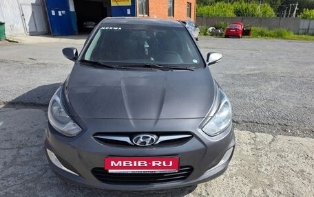 Hyundai Solaris II рестайлинг, 2012 год, 760 000 рублей, 2 фотография