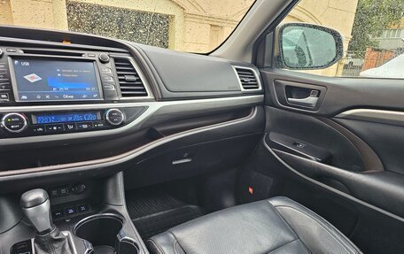 Toyota Highlander III, 2016 год, 3 000 000 рублей, 14 фотография