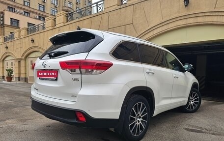 Toyota Highlander III, 2016 год, 3 000 000 рублей, 9 фотография