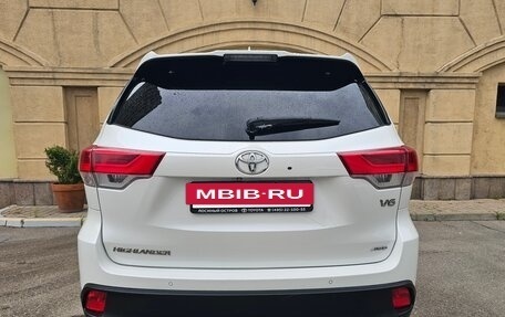 Toyota Highlander III, 2016 год, 3 000 000 рублей, 7 фотография