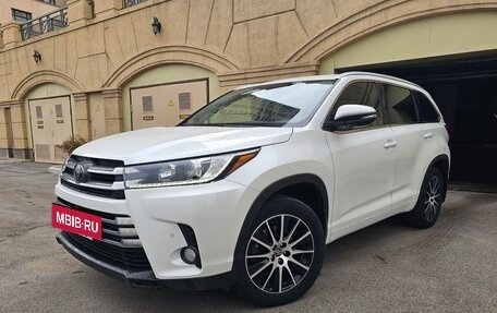 Toyota Highlander III, 2016 год, 3 000 000 рублей, 3 фотография