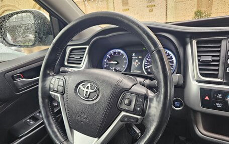 Toyota Highlander III, 2016 год, 3 000 000 рублей, 15 фотография