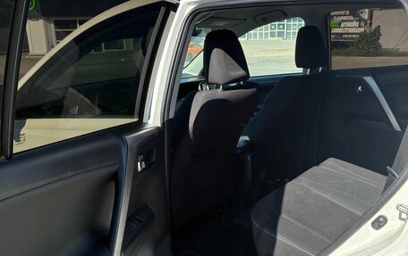 Toyota RAV4, 2017 год, 2 800 000 рублей, 6 фотография