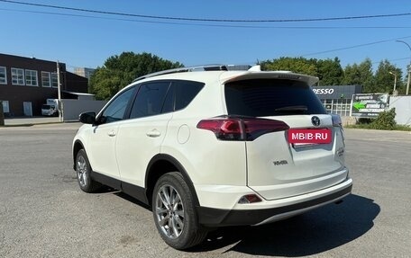 Toyota RAV4, 2017 год, 2 800 000 рублей, 5 фотография