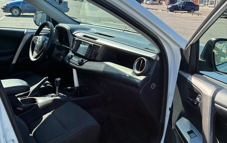 Toyota RAV4, 2017 год, 2 800 000 рублей, 13 фотография