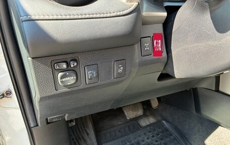 Toyota RAV4, 2017 год, 2 800 000 рублей, 10 фотография