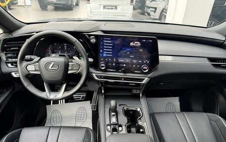 Lexus RX IV рестайлинг, 2023 год, 9 990 000 рублей, 18 фотография