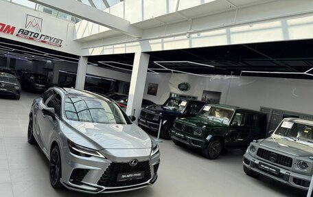 Lexus RX IV рестайлинг, 2023 год, 9 990 000 рублей, 38 фотография
