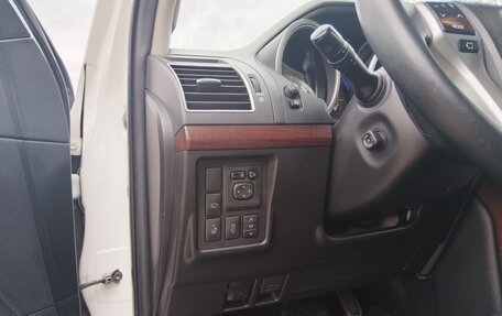 Toyota Land Cruiser Prado 150 рестайлинг 2, 2016 год, 3 200 000 рублей, 10 фотография