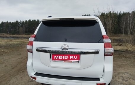 Toyota Land Cruiser Prado 150 рестайлинг 2, 2016 год, 3 200 000 рублей, 5 фотография