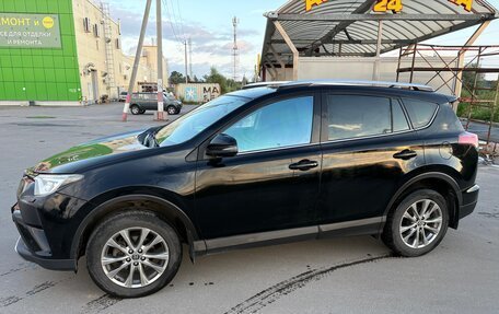 Toyota RAV4, 2018 год, 2 450 000 рублей, 2 фотография