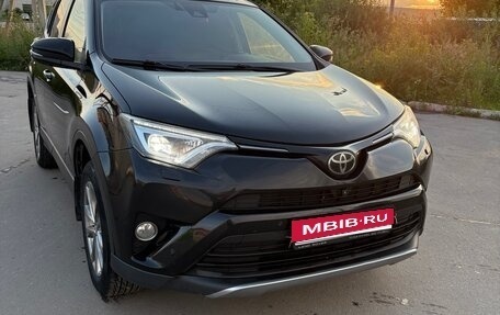 Toyota RAV4, 2018 год, 2 450 000 рублей, 5 фотография