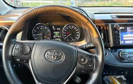 Toyota RAV4, 2018 год, 2 450 000 рублей, 7 фотография