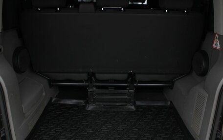 Volkswagen Caravelle T5, 2012 год, 1 880 000 рублей, 27 фотография