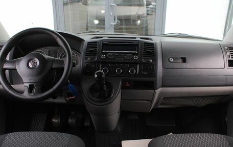 Volkswagen Caravelle T5, 2012 год, 1 880 000 рублей, 20 фотография