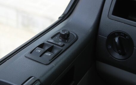 Volkswagen Caravelle T5, 2012 год, 1 880 000 рублей, 24 фотография