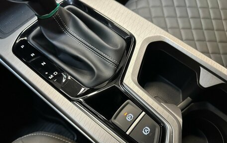 Geely Emgrand, 2023 год, 1 690 000 рублей, 9 фотография